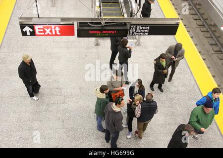 New York, NY, USA. 1er janvier 2017. 72e Rue et 2e Avenue métro station sur l'inauguration de la ligne de métro de la 2e Avenue à New York, New York le 1 janvier 2017. © Rainmaker Photo/media/Alamy Punch Live News Banque D'Images