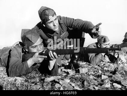 Le tableau de la propagande nazie montre la formation des nouvelles recrues des troupes francos à Salamanque, Espagne, décembre 1936. Fotoarchiv für Zeitgeschichtee - PAS DE SERVICE DE FIL - | utilisation dans le monde entier Banque D'Images