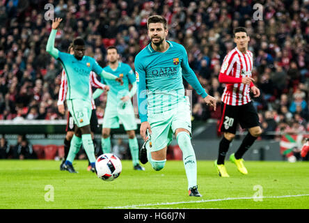 Bilbao, Espagne. 5 janvier, 2017. Gerard Pique (Defender, FC Barcelone) en action pendant le match de foot de coupe du roi espagnol entre Athletic Club et le FC Barcelone à San Mames Stadium le 5 janvier 2017 à Bilbao, en Espagne. ©david Gato/Alamy Live News Banque D'Images