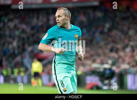 Bilbao, Espagne. 5 janvier, 2017. Andres Iniesta (FC Barcelone), Mildfierder pendant le match de foot de la coupe du roi espagnol entre Athletic Club et le FC Barcelone à San Mames Stadium le 5 janvier 2017 à Bilbao, en Espagne. ©david Gato/Alamy Live News Banque D'Images