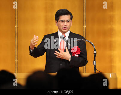 Tokyo, Japon. 5Th Jan, 2017. Les Japonais, de l'infrastructure, des transports et du tourisme Ministre Keiichi Ishii prononce un discours en tant que client de l'industrie automobile japonaise du Nouvel An des associations à un Tokyo Mardi, Janvier 5, 2017. © Yoshio Tsunoda/AFLO/Alamy Live News Banque D'Images