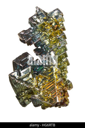 Cultivé artificiellement le bismuth (Bi) crystal isolé sur fond blanc Banque D'Images