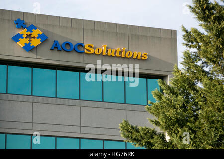 Un logo affiche à l'extérieur du siège de l'AOC Solutions dans Chantilly, Virginie le 31 décembre 2016. Banque D'Images