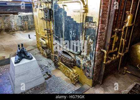 New York City,NY NYC Queens,long Island City,MoMA PS1,intérieur,art contemporain,musée,Lionel Maunz,sculpture,exposition collection I N Banque D'Images