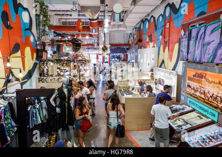 New York City,NY NYC Manhattan,Chelsea,Chelsea Market,étals de fournisseurs,afficher vente shopping shopper shoppers magasins marché marchés buyin Banque D'Images