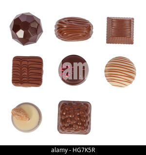 Pack, définir ou collection de bonbons gourmet, aka bon-bons et des truffes faites de black, blanc et de chocolat au lait isolated on white Banque D'Images