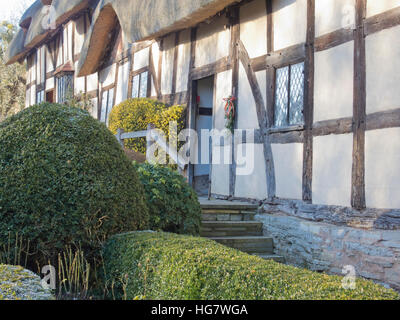 Anne Hathaway's Cottage, Cottage Shottery, Lane, Stratford upon Avon, Warwickshire, England, UK en hiver Banque D'Images