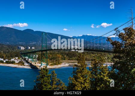 Vue du pont Lions Gate à Vancouver du Prospect Point, Stanley Park, British Columbia, Canada Banque D'Images