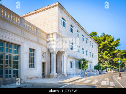 Tailleur de capacités dans Povlja, îles de la Croatie. Banque D'Images