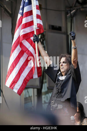 Alice Cooper réalise dans le cadre de la Fox et ses amis de la série de concerts d'été Banque D'Images