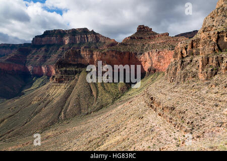 La formation de calcaire Redwall le Grand Canyon formant des falaises. Le Parc National du Grand Canyon, Arizona Banque D'Images