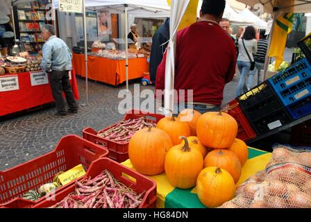 Vigevano (Lombardie, Italie), marché des producteurs, les ventes directes du producteur au consommateur Banque D'Images