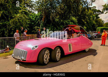 2004 Ford Thunderbird Fab 1, utilisé dans le film Thunderbirds au Goodwood Festival of Speed Banque D'Images