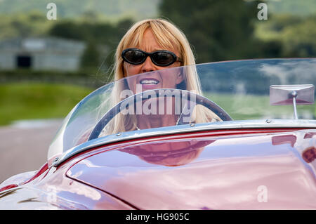 Sally Mason-Styrron, conduire son 1950 Ferrari 166 Barchetta autour du circuit à Goodwood Banque D'Images