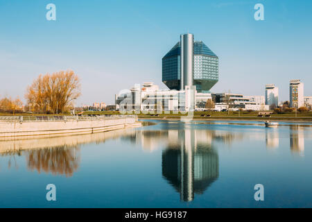 Minsk, Belarus. Bâtiment de la Bibliothèque nationale du Bélarus à Minsk. Symbole de la culture biélorusse moderne et de la science. L'architecture moderne Banque D'Images