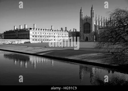 L'hiver,décembre,janvier,le dos,Kings College Chapel,Clare College,Immeubles,rivière Cam Cambridge City,Cambridgeshire, Angleterre Banque D'Images