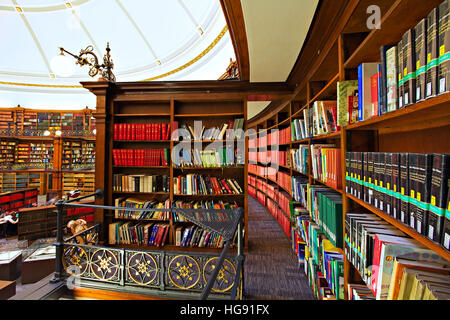 L'intérieur de la salle de lecture Picton Bibliothèque centrale de Liverpool. LIVERPOOL UK Banque D'Images