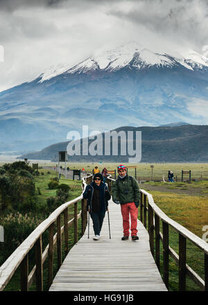 Le Cotopaxi est un stratovolcan actif dans les montagnes des Andes, à environ 50 km au sud de Quito en Equateur Banque D'Images