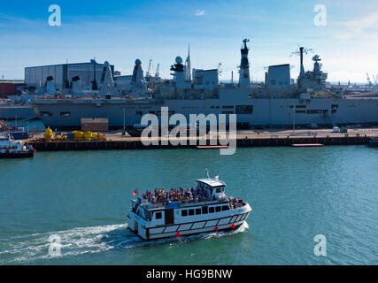 Solent Cat bateau à passagers exploités par Solent et Wightline croisières dans le port de Portsmouth England UK Banque D'Images