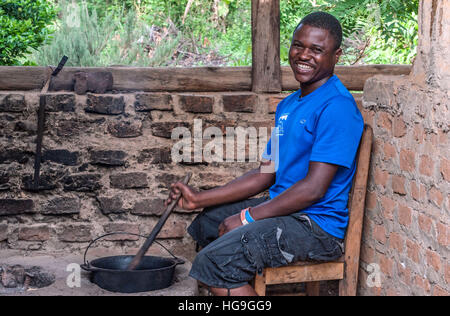 La transformation du café est de l'Ouganda Banque D'Images