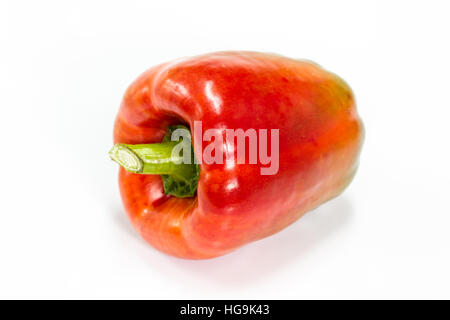 Les poivrons de couleur sur fond blanc, des légumes frais (piments doux ou poivrons Banque D'Images