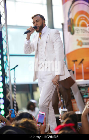 Jidenna effectue sur le Today Show le 14 août 2015 à New York City, New York. Banque D'Images