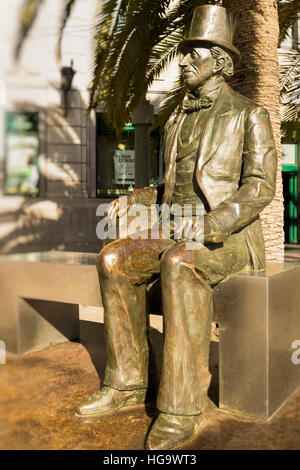 Malaga, Costa del Sol, la province de Malaga, Andalousie, espagne. Statue célébrant les 1865 Visite à Malaga d'auteur danois Hans Christian Andersen Banque D'Images