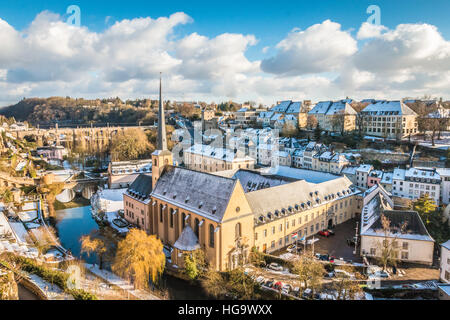 Belle vue enneigée de Luxembourg ville Banque D'Images