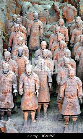 Guerriers en terre cuite, mausolée du premier empereur Qin Shi Huang, district de Lintong, Xi'an, province de Shaanxi, Chine Banque D'Images