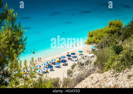 Plage de l'île de Lefkada, Egremni, Grèce. Grande et longue plage aux eaux turquoises de l'île de Lefkada en Grèce Banque D'Images