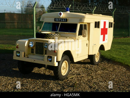 1960 Landrover ambulance de l'armée Banque D'Images