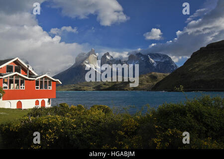 Los Cuernos, l'Almirante Nieto, et Lago Pehoe, vu de l'Hosteria Pehoe, Parc National Torres del Paine, Patagonie, Chili Banque D'Images