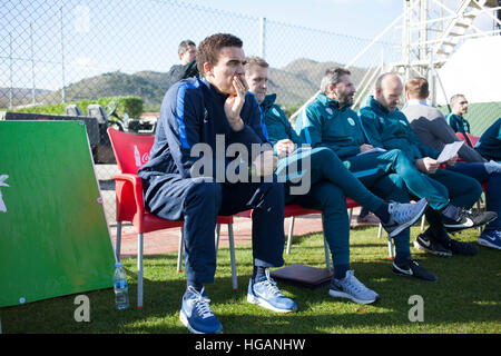 Murcia, Espagne. Jan 7, 2017. L'entraîneur de Wolfsburg Valérien Ismaël qui est représenté sur le banc pendant la coupe friendly entre VfL Wolfsburg et SC Heerenveen en Murcie, Espagne, le 7 janvier 2017. Photo : Pascu Mendez/dpa/Alamy Live News Banque D'Images