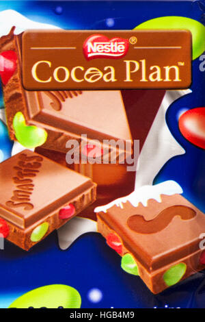 Nestle Cocoa Plan - détails sur bar de Smarties Nestlé partage fête du chocolat Bloc Banque D'Images