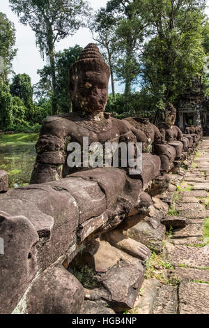 Trésors de l'ancienne Angkor dans les ruines du Prasat Phreah Khan Banque D'Images