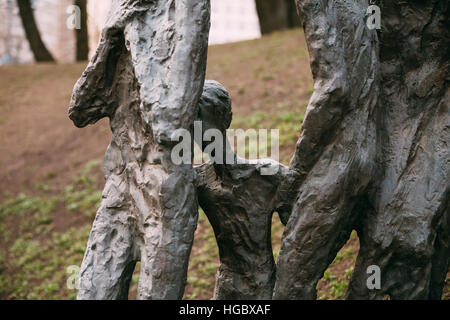 Minsk, Belarus. La Fosse est un monument situé sur coin de rues et Melnikayte Zaslavskaïa consacrée aux victimes de l'Holocauste à Minsk, en Biélorussie. C'est Banque D'Images