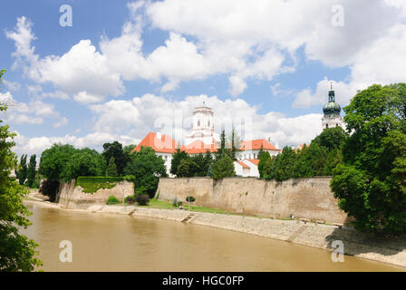 Györ (Raab) : Rivière Raab avec Bishop's Castle et chère femme, la cathédrale , Györ-Moson-Sopron, Hongrie Banque D'Images