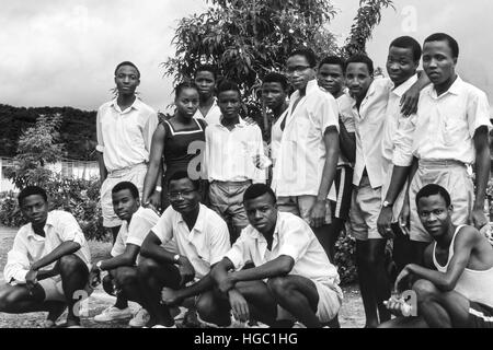 Une classe à partir de 1963 à l'école secondaire Jaiama Nimi Koro, Sierra Leone. Banque D'Images