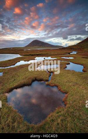 Coucher du soleil à Northton (Tacbh Tuath) Marais sur l'île de Harris Banque D'Images