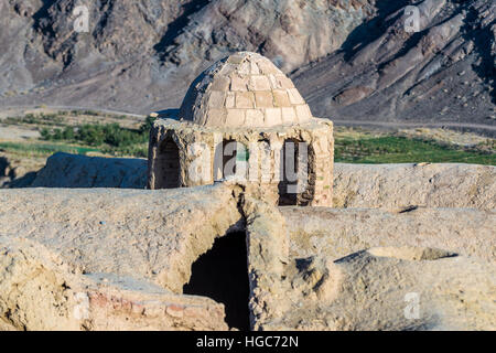 Dans l'ancien bâtiment, abandonné une partie de Kharanaq village de Ardakan, comté de la province de Yazd, Iran Banque D'Images