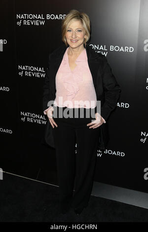 NEW YORK-JAN 4 : Edie Falco actrice assiste à la National Board of Review Gala au Cipriani Wall Street à New York le 4 janvier 2017. Banque D'Images