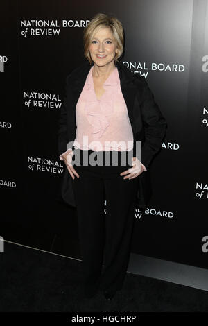 NEW YORK-JAN 4 : Edie Falco actrice assiste à la National Board of Review Gala au Cipriani Wall Street à New York le 4 janvier 2017. Banque D'Images