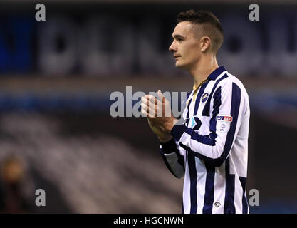 Le Millwall Shaun Williams réagit après le coup de sifflet final lors de la Unis en FA Cup, troisième tour match à la Den, Londres. Banque D'Images