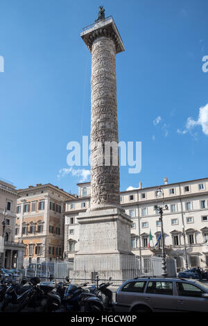 Les 39,7 m de hauteur Colonne de Marc-Aurèle. Rome, capitale de l'Italie et la région du Lazio, Europe Banque D'Images