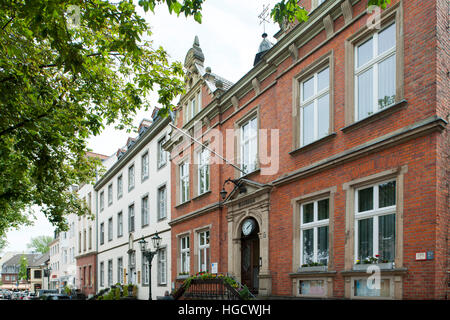 Deutschland, Düsseldorf-Kaiserswerth, Kaiserswerther Straße, Rathaus Banque D'Images