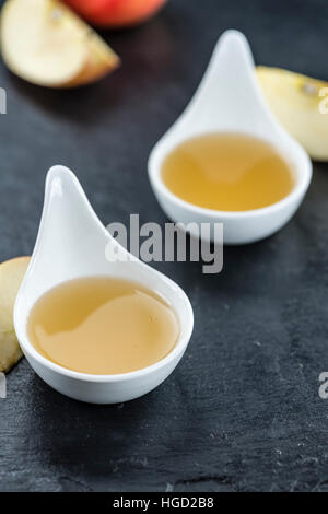 Partie de la compote faite douce (close-up shot) sur fond vintage Banque D'Images