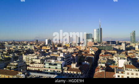 Vue aérienne du centre de Milan, vue panoramique de la tour d'Unicredit, Milan, résidences de Porta Nuova et gratte-ciel, de l'Italie, Banque D'Images