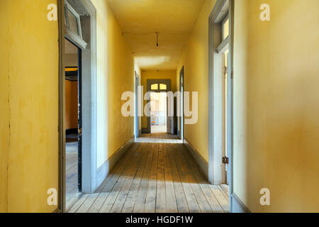 Tm00026-00..MONTANA - Couloir de l'hôtel Mead à Bannack State Park. Bannack préservé est une ville de la ruée vers l'or à partir de l'années 1860. Banque D'Images