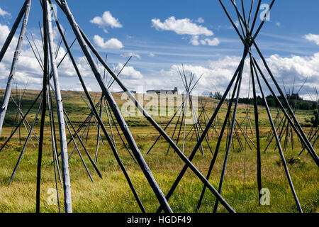 Tm00043-00..MONTANA - Tepee polonais marquent le site de l'Natavie Nez Percé camping américain mené par le chef Joseph au grand trou National Battlefield. Banque D'Images