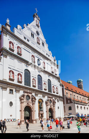 Germany, Bavaria, Munich, Neuhauser Strasse, St Michael's Church Banque D'Images